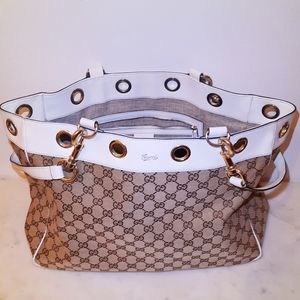 Gucci bag / luggage / purse